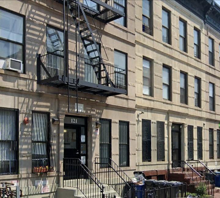 121 Rogers Ave