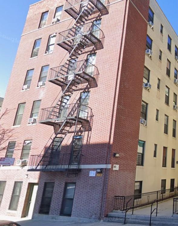 1665 Bryant Ave