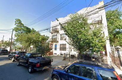 211 Bradford St