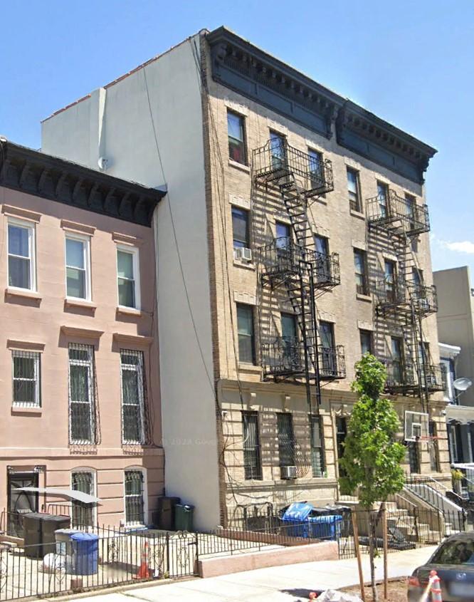 25 Madison Street