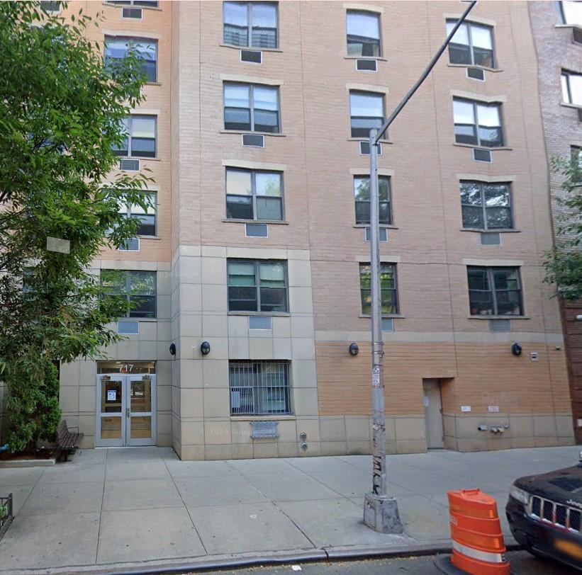 717 East 9 Street