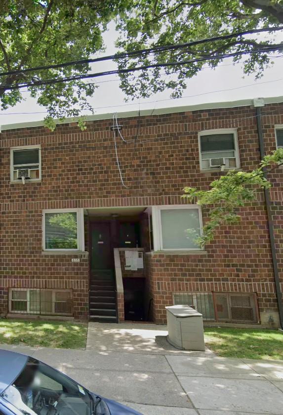 835 Linwood St