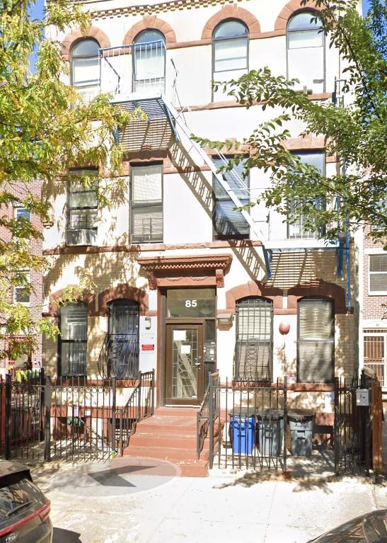 85 Macdougal St