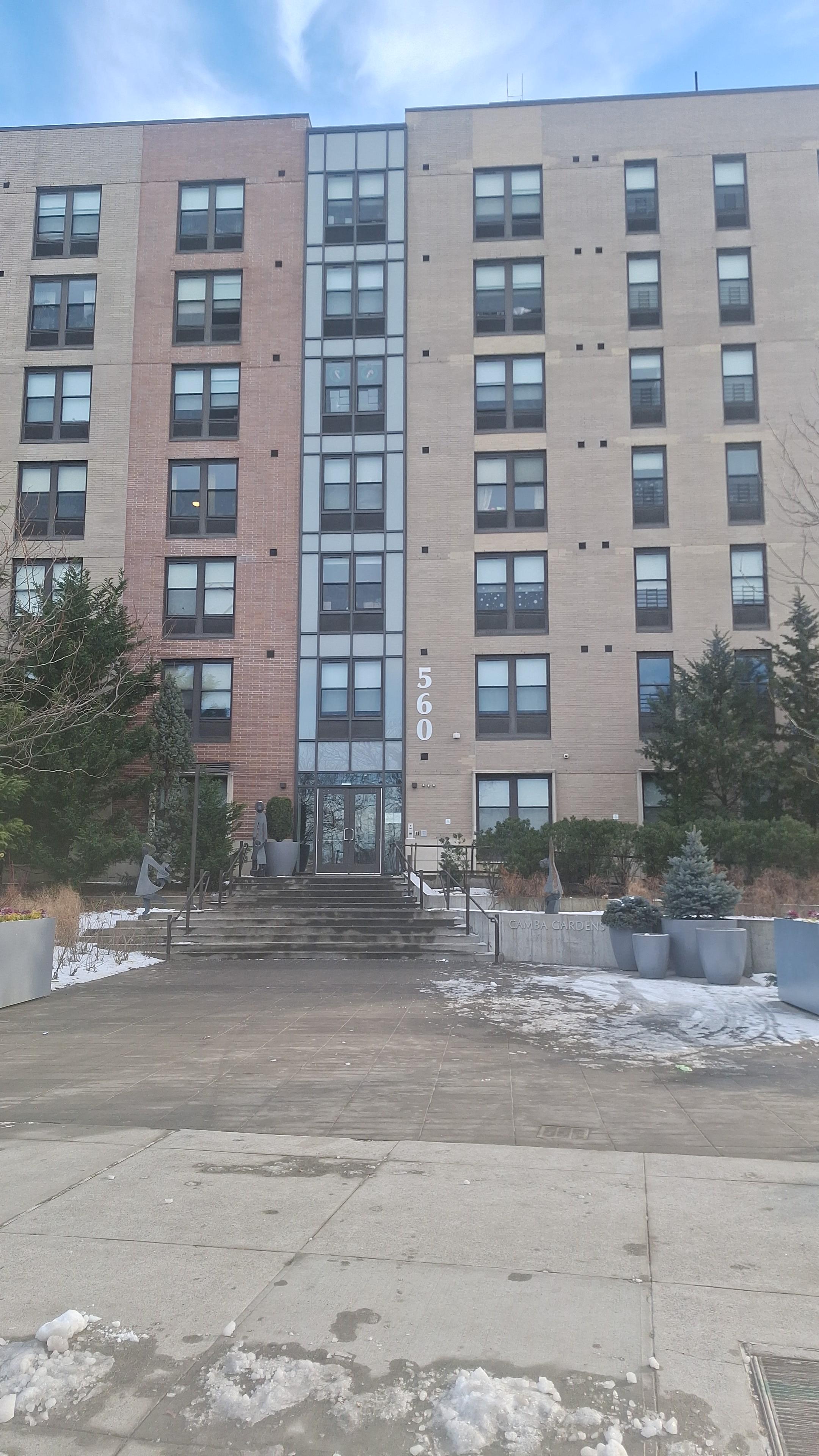 560 Winthrop St